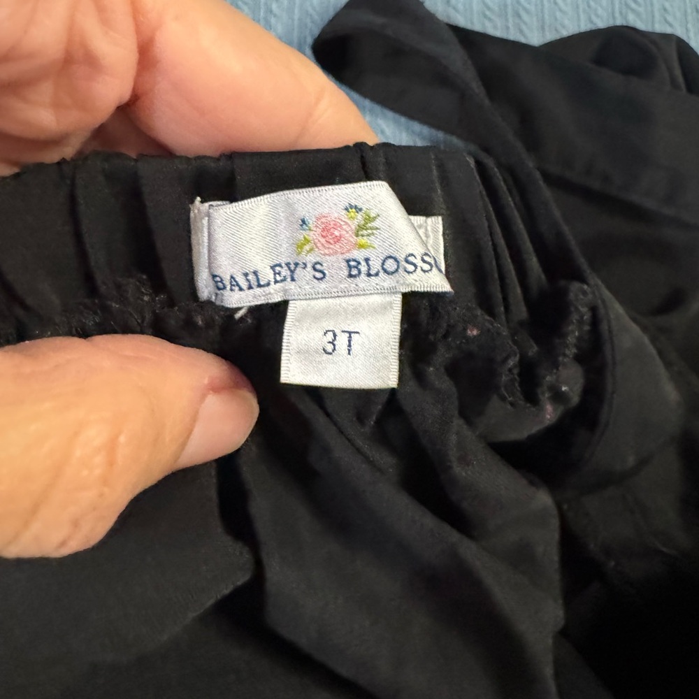 Bailey’s Blossoms Bundle - Picture 4 of 14